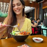 Nimika Ratnakar Instagram - I just want someone to look at me the way i look at food 🍱🥘😍🤤 #loveforfood #food #foodporn #foodie #nimika #nimikaratnakar #vacation #metime #foodstagram #bangalore #trending Bangalore, India