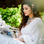 Nimika Ratnakar Instagram - Day of peace 🕊️ Jewellery: @rentingstoli Photographer: @vikasphotofactory Location: @elementscelebratebangalore Makeup: @makeoverbysamridhi_ram Hair stylist: @sumamakeover Designer : @rentyourlook_by_chandangowda #dboss #darshanthoogudeepasrinivas #challengingstardarshan #d56 #kaatera #actor #model #tumtum #trending #trend #kannada #kannadaactress #sandalwood #photooftheday #photography #ethnicwear #kranti #nimika #nimikaratnakar #pushpavati #white #ugadi #gudipadwa #dasara #hoysala #festival #festiveseason