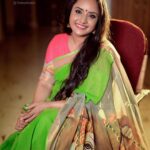 Nisha Sarangh Instagram - മഴനീർ തുള്ളികളെ പോലും കുളിരണിയിക്കും മിഴികളിൽ മധുരമായെഴുതിയ നവരാഗങ്ങൾ.... Video - @pranavcsubash_photography Cover song - @svedshanker Inframe - @nisha_sarangh Cuts - @abhishek.g_a Mua - @bijeesh_make_aura #rgzreels #reels #reelitfeelit #réel #reelsinstagram #reelkarofeelkaro #reelsvideo #reelsvideo #reelit #reelitfeelit❤️❤️ #reelindia #reelcouple #reelkrofeelkro #trend #trending #trendingreels #trending #trendingreels #viral #viralvideos #traditional #traditionallook #kerala #keralagram #keralaattraction