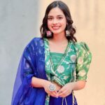 Nitanshi Goel Instagram - Embracing the shift from Navratri's farewell to the celebration of Lord Ram's triumph. Let the legendary victory of good over evil in the epic Ramayana enlighten our hearts to fearlessly conquer life's hurdles with righteousness and bravery. Wishing you all a joyous and blessed Dussehra! 🏹 Outfit @kirtiagarwal_varsha ✨ #Nitanshigoel #Nitanshi #Nitz #Nitanshians #LaapataLadies KoraKendra Grounds
