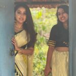 Nithya Das Instagram - Rocking my ethnicity #traditionals #ethnicity #yeolatradition #adulthipbelts #traditionaloutfit #saree #traditionalstyle #ethnic #traditional “Costume courtesy” : @supriya_weavers_kuthampully