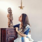 Nithya Das Instagram - Happiness is a state of mind that has nothing to do with the external world…lord Krishna ……. Click: @santhosh_pattambi1 Makeup: @makeover_by_naaz_nazim Hair: @apricus_bridal @styled_by_tintu Creative director @niyas_hakki
