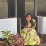 Nithya Das Instagram - Rocking my ethnicity #traditionals #ethnicity #yeolatradition #adulthipbelts #traditionaloutfit #saree #traditionalstyle #ethnic #traditional “Costume courtesy” : @supriya_weavers_kuthampully
