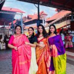 Nithya Das Instagram - ഗുരുവായൂർ നടയിൽ...... 🙏 Guruvayur Temple ഗുരുവായൂർ ക്ഷേത്രം