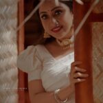 Nithya Das Instagram - Saree: @house_of_shalabam Ornaments: @alameen_fashion_jewels Stylist: @anjali.fashionstories H&M: @vikramanvijitha Clicks: https://instagram.com/wedlock__stories?igshid=MzRlODBiNWFlZA==