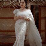 Nithya Das Instagram - Saree: @house_of_shalabam Ornaments: @alameen_fashion_jewels Stylist: @anjali.fashionstories H&M: @vikramanvijitha Clicks: https://instagram.com/wedlock__stories?igshid=MzRlODBiNWFlZA==