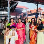 Nithya Das Instagram - ഗുരുവായൂർ നടയിൽ...... 🙏 Guruvayur Temple ഗുരുവായൂർ ക്ഷേത്രം