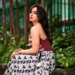 Niyati Fatnani Instagram - Main na Manugi... (easily)😝♥️🥻 Styled by: @styleitupbyaashna Shot by: @mirajverma_photography Outfit: @creativefashion_by_himani Hair & Makeup by: @celebsmakeupbysejal @makeoverbysejalthakkar #india #niyatifatnani #styleitupbyaashna