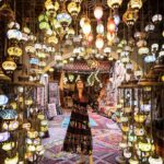 Nupur Sanon Instagram – The beauty of Turkish lanterns🌈✨🪩

•
Outfit : @vipulshahbags Sultan Carpets