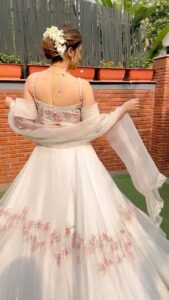 Nupur Sanon Instagram - Sorry Disney but you don’t have a 
DESI PRINCESS yet !! 👸🏻🇮🇳

•

Wearing @houseofarmuse 
Jewellery @koharbykanika 
Pr for sourcing @vblitzcommunications