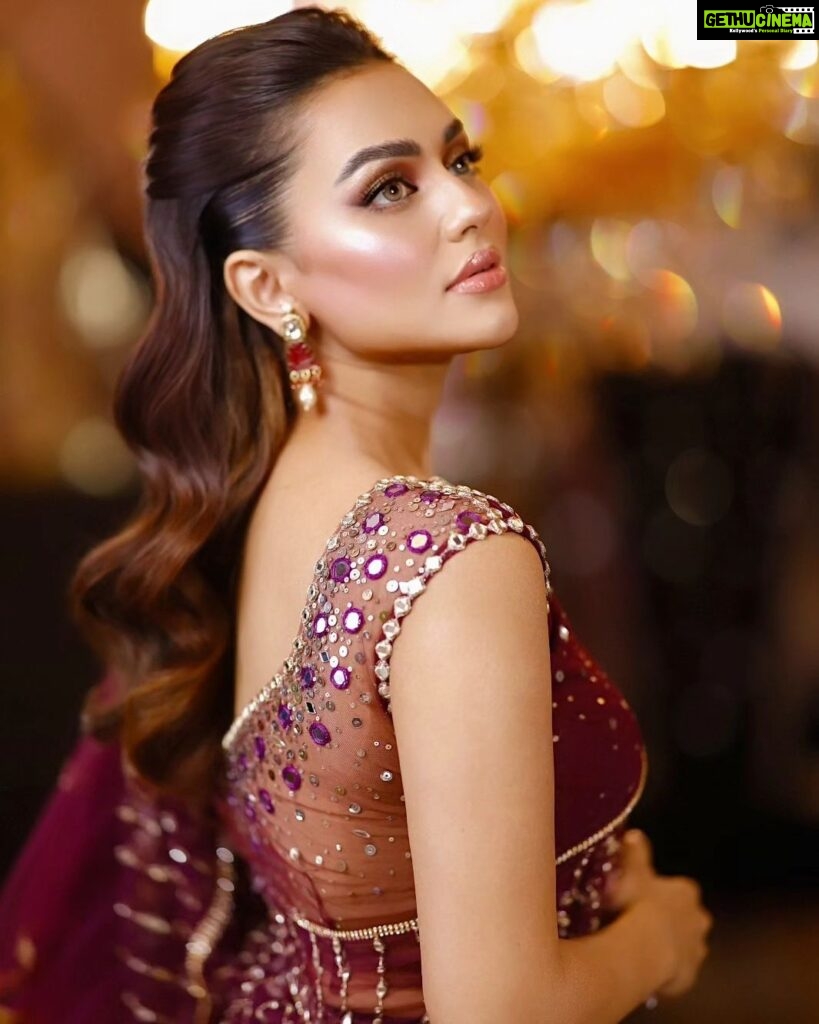 Nusraat Faria Instagram - Got ready for the 18th Channel I music award.. hosting was fun after long time ❤ Glam team @zahidkhanbridalmakeover @nabila.boutiques @drnabilanabi @mh_bipu