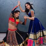 Palak Sindhwani Instagram - May the occasion of Navratri be the beginning of new and beautiful things in your life. ❤️ Shubh Navratri..✨ Outfits - @rishh_designs Studio - @byou.in @tejalpimpley Choreography- @kanishkaaaa Shot by - @vikasgorule HMU - @nidhikrishnamuurthy . . #navratri #dancereels #trendingreels #reelitfeelit #day1 #explore #fyp #dance #garba