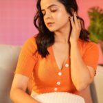 Palak Sindhwani Instagram - Believe it or not, one simple act can change your life or someone else’s. 😇 For me, choosing Vicco Turmeric Cream was a game-changer for my skin. 😌 Now, I urge you to join the #FarakDikhtaHai challenge and share your stories about making a farak in your life or someone else’s and stand a chance to win exclusive prizes from Vicco. Let’s make change happen, together! . . #ad #vicco #skincare #trendingreels #explore #fyp #reeloftheday #palaksindhwani