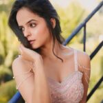 Palak Sindhwani Instagram - दिल राज़ी है आने को तेरे ही गुलिस्ताँ..💕 . . Clicked by - @ketangadkar x @thribecreators Styled by- @poojadargad_25_ Outfit- @label_s4u . . #instamood #pastel #ethnicwear #explore #ootd #instafashion #instalove #goodvibes #sunset #portraits #palaksindhwani #blessed