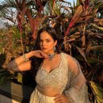Palak Sindhwani Instagram - हंस वाला सफ़ेद..🦢💕 . . Styled by - @style_by_aniq Outfit : @amrutsurat Jewellery : @amrutjewels HMU - @ayeshamakeovers_ . . #postoftheday #ootd #instamood #ethnicwear #white #traditional #wedding #explore #palaksindhwani