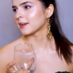 Palak Sindhwani Instagram - Wait for it! 🥀⏳✨ . . HMU - @ayeshamakeovers_ Shot by - @ketangadkar Team - @thribecreators Outfit - @zara @wabisabistyl . . #transitionreels #reelitfeelit #explore #fyp #makeuptransition #makeup #reelsinstagram #palaksindhwani