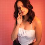 Palak Sindhwani Instagram - Hello Birthday Month! 🤍✨ . . Captured by - @ketangadkar x @thribecreators Outfit - @urbanic_in . . #helloapril #goodvibes #instagood #instamood #ootd #ootdfashion #leather #instafashion #explore #fyp #palaksindhwani