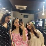 Palak Sindhwani Instagram - Sunday calls for a random feb Photo Dump! ❤️🧚🏻‍♀️🫰 The month of love we call it..💕 1. Went out on a dinner date with my pals 2. Inhale, Exhale 🧘‍♀️ 3. Celebrated galentine’s day with my favs @navika_kotia @palak.purswani 4. Tried thin crust pizza at home with Chandu @chandnimimic 5. Went out for @prachisingh2202 wedding shopping @virtiimehta 🫰 6. Shivratri event at @brahmakumaris ✨ 7. In our element with my hotties @sunayanaf @hasmukhi 8. went for Go karting @smaaash_live 9. What is yours will come to you in the right time..Waheguru ji! ♾️ 10. Sukoon 🌊 . . #february #photodump #instamood #blessed #fyp #explore #palaksindhwani