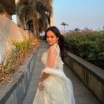 Palak Sindhwani Instagram – हंस वाला सफ़ेद..🦢💕
.
.
Styled by – @style_by_aniq 
Outfit : @amrutsurat 
Jewellery : @amrutjewels 
HMU – @ayeshamakeovers_ 
.
.
#postoftheday #ootd #instamood #ethnicwear #white #traditional #wedding #explore #palaksindhwani