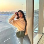 Palak Sindhwani Instagram – Where am I off to?! ✈️✨🦋
.
.
Wearing – @urbanic_in 
Bag – @ecoright 
.
.
#travel #travelgram #ootd #airport #sunset #airportlook #explore #explorer #palaksindhwani