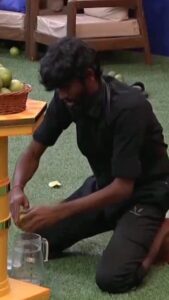 Pallavi Prashanth Instagram - Jai Jawan jai Kisan 🌾🌾#farmer #game #play #pallaviprashanth_ #palaviprashanthonbiggboss7 #malaochinaprashanth #reels #starmaa