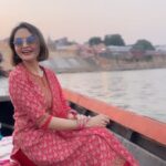 Parull Chaudhry Instagram - Hello Banaras ❤️ Gorgeous red suit @nehamtaonline ❤️ #reelsinstagram #instagram