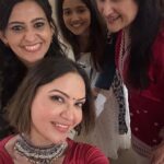 Parull Chaudhry Instagram - #aboutlastnight Thank you @bansalsmita_ @ankushmohla for being the perfect hosts and a wonderful evening #happydiwali Mumbai - मुंबई