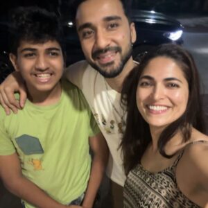 Parvathy Omanakuttan Instagram - There are friends, there is family; and there are those friends who become more than family 💖😇 
 My Darlings @raghavjuyal @ishanbhandarii it felt like time just skipped , hopped and then came to a stop. 
You guys are the same at heart yet have done me sooooo proud in your life and work 😇😇😇😇 😇
Thank you for being the way you are …. We gotta meet super soon and laugh like crazy again. 
 Your Jiji Loves you 😘 #jijikesaale #friendslikefamily #laugh