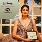 Pooja Batra Instagram - K. K. Gems Trading Co., a distinguished member of The K.K. Group conglomerate, has been a significant player in the gemstone industry since 1988. Specializing in emeralds, K. K. Gems Trading Co. is a global player involved in importing, manufacturing, and wholesaling precious and semi-precious stones, catering to clients worldwide with an extensive range of emeralds. JJS introduces KK Gems as a valuable addition to the esteemed Emerald Group Promotion. Save the Date for the December Show! December 22 to 25, 2023 #JaipurJewelleryShow #TheDecemberShow #JJS #JJS2023 #JJSJaipur #JewelleryDesigners #EmeraldPromotionGroup #Emeralds #JadauJewellery #BridalJewellery #kkgems #poojabat @emerald_feed @poojabatra Jaipur Jewellery Show