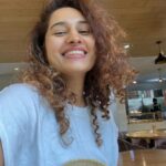 Pooja Ramachandran Instagram - When you make a pit stop for some ice cream and the lighting is just perfect 🥰♥️ #happyme #dontloseyoursmile