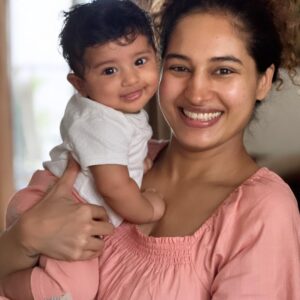 Pooja Ramachandran Instagram - We made a wish and you came true. All of god’s grace in one tiny face. 📸 @highonkokken #twinningiswinning #twinning #twinningwithmommy #kiaankokken