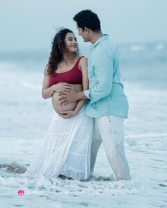 Pooja Ramachandran Instagram - And just like that 9 months have passed. And I’ve made the best memories and lived these 9 months looking forward as always to a world so new! Keeping every frame as a memory that I will cherish forever! 

Shot by @zerogravityphotography 
MUA @mua_vijisharath 
PR @uthrauv 

#maternityshoot #maternityphotography #maternityfashion #pregnancyphotoshoot #pregnancydiary #pregnancyjourney #lifeinsideofme #mybaby #blessedandgrateful #homestretch #indianpregnantmom #pregnantbelly #beachside #beachgirl