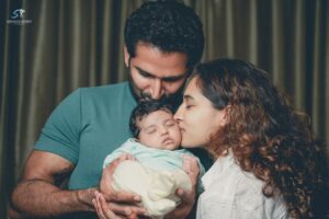 Pooja Ramachandran Instagram - And he was born out of love! 🥰♥️🥰 

Shot by @srinivasreddy_photography 

#newparents #ourbabyboy #baby2023 #kiaankokken #2became3 #babyphotography #babyboy #introducingourpreciousmiracle #loveandlight