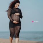 Pooja Ramachandran Instagram - Your time is limited so don’t waste it living someone else’s life! Seize every moment! Shot by @zerogravityphotography MUA @mua_vijisharath PR @uthrauv #maternityshoot #maternityphotography #maternityfashion #pregnancyphotoshoot #pregnancydiary #pregnancyjourney #lifeinsideofme #mybaby #blessedandgrateful #homestretch #indianpregnantmom #pregnantbelly #beachside #beachgirl Sheraton Grand Chennai Resort & Spa