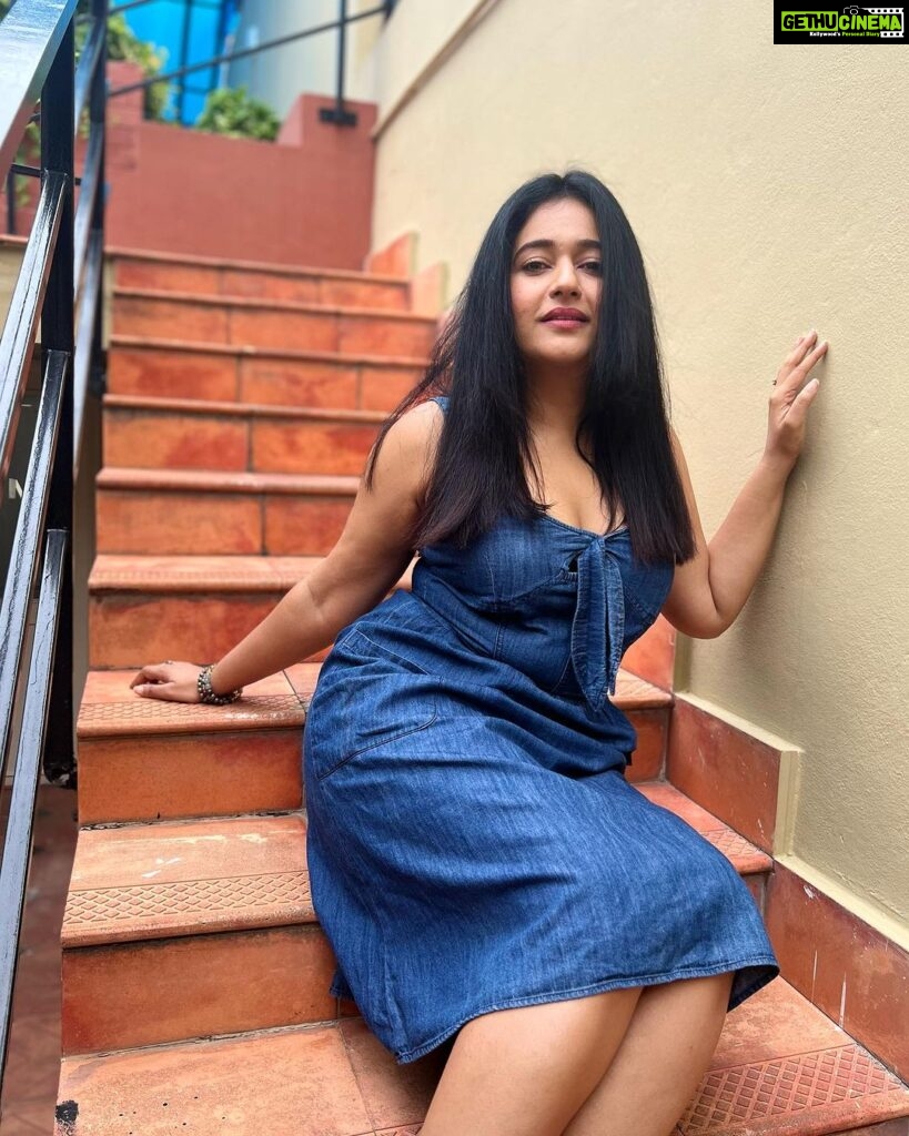 Poonam Bajwa Instagram - Hello there 💕♥️🌼