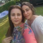 Poonam Dhillon Instagram – All the nice people of Birmingham who looked after me so well…BIG thanks 😊 🤗😍 #Gora #Nancy #Krishna# tatiksha #Rano  #Kashish