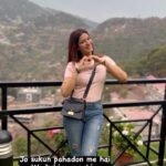 Poonam Dubey Instagram - Zindagi mil gai….❤️🧿 Location -: @ramadakasauli . . . . #naturelovers #pahadonmein #poonamdubey 👑😘❤️🧿 Ramada Kasauli