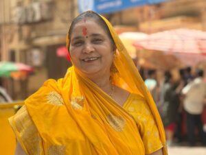 Poonam Dubey Instagram - Wish you a very happy birthday meri ma mera jahan meri duniya Mahadev apko duniya ki sari khushiyan de. Aur hum dono bhai bahen ko is layak banaye ki hum apke sapne pura kar sake. I love you so much mummy ❤️❤️❤️ 🤗🤗😘😘