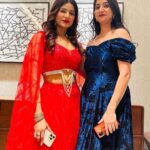 Poonam Dubey Instagram - Thank you so much @tridenteventsandmedia for awarding me with title of “most gorgeous actress of bhojpuri film industry “ It was honoured to be part of #globalinspirationalawardsandfashionshow Special thanks to @disha_d_kakran shivkakranofficial Thank you so much my partner and choreographer @m.k__gupta_joy 🥰🥰 . . . Style by @vidyamourya096 ❤️ Makeup hair by @snehalataarora ❤️ #poonamdubey Mumbai, Maharashtra