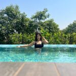 Poonam Dubey Instagram - One life baby ❤️👑💕🧿♾️😇 . . . . कुछ तो लोग कहेंगे लोगो का काम है कहना…… #instapost #holiday #mood #swimmingpool #post #poonamdubey Mumbai, Maharashtra