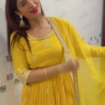 Poonam Dubey Instagram - SHUBH CHATTH PUJA GORGEOUS @poonamdubeyofficial Outfit by @fantasyfashionsff