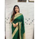 Poonam Dubey Instagram - आपको और आपके परिवार को मेरे और मेरे परिवार की तरफ़ से धनतेरस की हार्दिक शुभकामनाएँ 🙏🙏🙏🙏