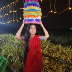 Poonam Kaur Instagram - తెలంగాణ ఆచార, సంప్రదాయాలకు ప్రతీక.. మన ఆడబిడ్డల ఆత్మగౌరవాన్ని చాటే పూల వేడుక.. సద్దుల బతుకమ్మ శుభాకాంక్షలు #bathukamma2023 #bhadrakali #warangal