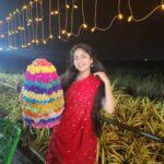 Poonam Kaur Instagram - తెలంగాణ ఆచార, సంప్రదాయాలకు ప్రతీక.. మన ఆడబిడ్డల ఆత్మగౌరవాన్ని చాటే పూల వేడుక.. సద్దుల బతుకమ్మ శుభాకాంక్షలు #bathukamma2023 #bhadrakali #warangal
