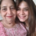 Poonam Preet Bhatia Instagram - Heart full of love 💖 Creating beautiful memories with my first loves. 🥰 🧿🧿 #delhidiaries #home #peaceful #besttime #bestparents