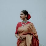 Poornima Indrajith Instagram - ♥️ Jewellery; @pureallure.in Make up : @reshmu__ Hair : @rethikarijo Pics : @reth_gvr_cinematographer Retouching: @binoy_devassy_photography
