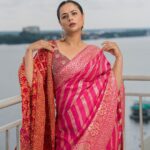 Prachi Tehlan Instagram - ✨My Festive season began with @kochimarriott feeling all vibrant and Colorful ✨ Styled By: @rishu812 Wearing: @rckc.aurum MUAH: @makeup_by_shibinantony Captured By: @ebin_jozef_antoni @manishmalhotra05 x @kochimarriott x @marriottbonvoy #DiwaliWithMarriott #KochiMarriott #MarriottBonvoy #diwalivibes #kochi #sareelove Marine Drive, Cochin, Kerala