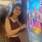 Prajakta Mali Instagram – #aboutyesterday 
#punepremier 
#teenadkunsitaram 
.
@teenadkunsitaram 
In cinemas now🎯
.
आपल्या चित्रपटाच्या premier ला, आपल्या brand चे दागिने घालण्याचा योग काल आला.🥰
.
@prajaktarajsaaj  मधील #म्हाळसा अर्थात चांदीच्या collection मधील #वज्रटीक #कोयरीतोडे. 🎯
.
#film #premier #prajaktaraj #prajakttamali @♥️