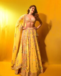 Pranutan Bahl Instagram - kick starting diwali szn 🪔✨💛

see you @manishmalhotra05 ♥️

Styling: @stylebykarishmaa 

Make up: @shankarsawantmakeup 

Hair: @sunny_hairr @kavitaparmar_makeup_hair 

Outfit: @sukrtiandaakritiofficial

Necklace: @karnikajewelshyd @ascend.rohank

Bangles: 
@ishhaara @ascend.rohank

Ring
@sangeetaboochra
@aquamarine_jewellery

Photography: @sarrikaaaaaa