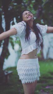 Prarthana Behere Instagram - As the rain fell all around me, it whispered, "And this too shall pass."
Sunday mood 🤍♾️…
.
#happiness #♾ 
🎥: @ravi_love_photography